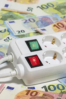 Power Industry Drucke: Switchable socket strips, euro banknotes
