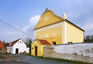 Uninhabited Sacred Building Drucke: Synagogue in Stranice
