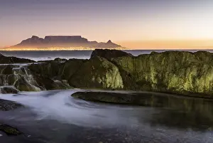 Table Mountain Panorama Drucke: Table Mountain, Lion's Head and Devil's Peak in the evening light