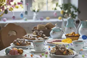 Decorative Cutlery Set Drucke: Table set with Easter cookies and coffee