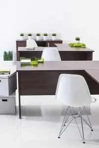 Bright Studio Photography Setup Drucke: Tables and chairs with reflection on white background