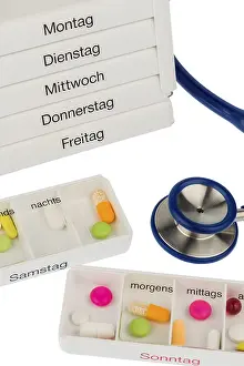 Stethoscope Image Drucke: Tablet dispenser and stethoscope