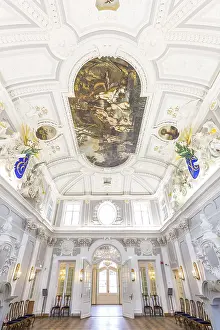 Drucke von Tallinn, Estland - 30. September 2018: Malerei an der Decke des Hauptsaals im Kadriorg-Palast in römischer Barockarchitektur in Tallinn Estland. Modell von Versailles. Kunst museum von Estland Estland Drucke: Tallinn, Estland - 30. September