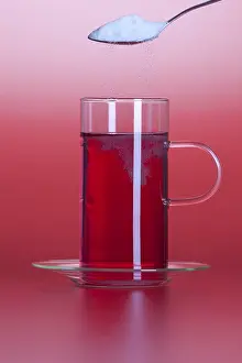Red Coloured Rose Hip Drucke: Tea