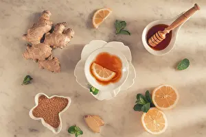 Ginger Root Health Benefits Drucke: Tea with ginger, lemon and mint