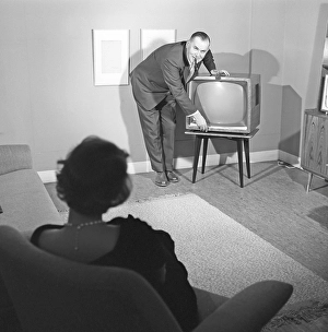 Scandinavian Home Decor Drucke: Television in the 1950s