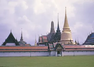 Tempel des Smaragdbuddhas oder Wat Phra Kaew, Bangkok, Thailand, Asien im Jahr 1964.