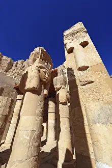 Hatshepsut Temple Drucke: Part of the temple complex, column with head