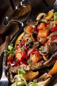 Spicy Beef Recipe Drucke: Tender beef with various vegetables