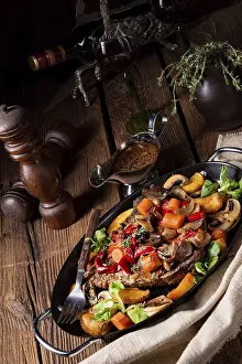 German Butcher Shop Drucke: Tender beef with various vegetables
