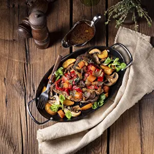 Steak Lunch Drucke: Tender beef with various vegetables