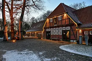 Blue Hour Germany Drucke: Thansen Manor, blue hour, Soderstorf
