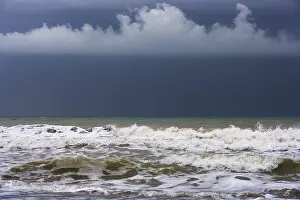Stormy Atmosphere Nature Drucke: Thunderclouds over the sea