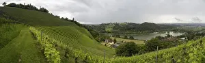 Bilder Datiert 30. Mai 2024: Donnerwolken über Weinberg, Silberberg.