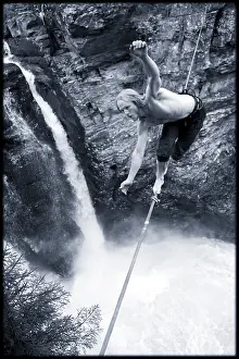 Physical Fitness Challenge Drucke: Tightrope walker - balancing on a thin line