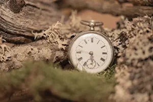 Deserted City At Dawn Drucke: Time, clock, summer time, winter time