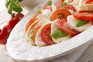Tomato Mozzarella Drucke: Tomato with mozzarella cheese