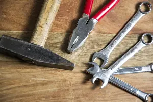 Woodworking Equipment Drucke: Tools on wood