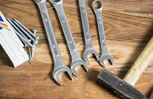 Wood Carving Equipment Drucke: Tools on wood