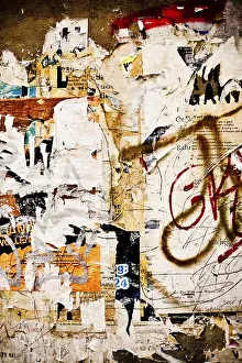Full Frame Image Drucke: Torn bills on a billboard
