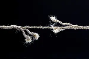 Text Free Space For Copy Drucke: Almost torn hemp rope