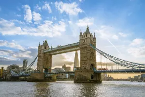 River Thames England Drucke: Tower Bridge over the River Thames