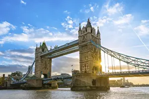 Historic British Landmarks Drucke: Tower Bridge over the Thames at sunset
