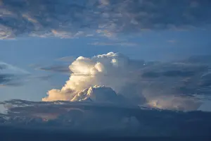 Cloudy Atmospheric Light Drucke: Towering cumulonimbus cloud, thundercloud