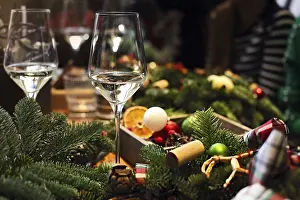 Rustic Christmas Decoration Drucke: Traditional Christmas table setting