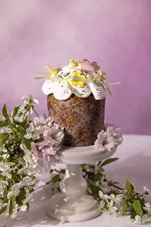 Christian Easter Celebration Drucke: Traditional Easter cake with white icing