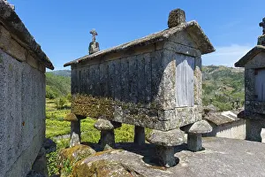 Peneda Geres National Park Drucke: Traditional Espigueiros, Granary