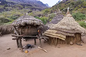 Drucke von Traditionell gebaute Hütten der Laarim-Stamm, Boya-Hügel, Ost-Equatoria, Südsudan Südsudan Drucke: Traditionell gebaute Hütten der Laarim-Stammes.
