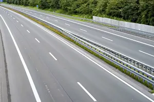 Highway Traffic Drucke: No traffic on the highway