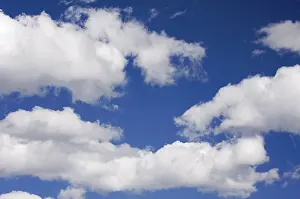 Deserted Landscapes Drucke: Tranquil clouds and deep blue sky