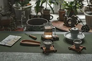 Calming Atmosphere Drucke: A tranquil tea set with elegant tea cups