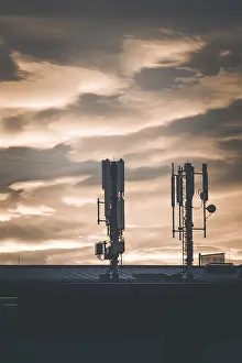 Air Traffic Control Drucke: Transmitter antennas in the evening
