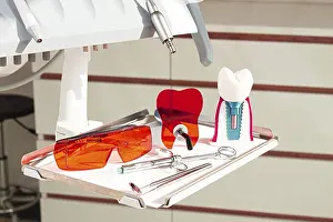Oral Hygiene Tools Drucke: On the tray are various dental instruments