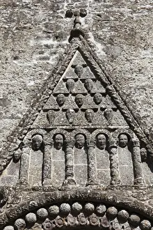 European Sacral Architecture Drucke: Triangular pediment on a portal