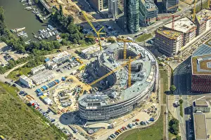 Modern Architecture In Dusseldorf Drucke: TRIVAGO head office under construction