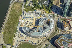 Rhine River Cityscape Drucke: TRIVAGO head office under construction
