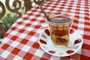 Food Photography Asia Drucke: Turkish apple tea on table