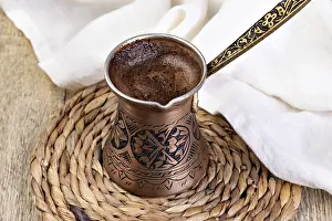 Turkish Coffee Drucke: Turkish Coffee on a table