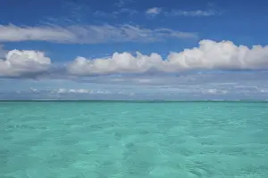 Bora Bora Lagoon Drucke: The turquoise lagoon of Bora Bora