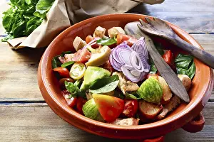 Leafy Vegetable Salads Drucke: Tuscan bread salad