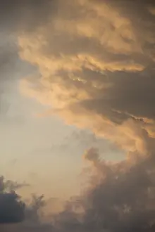 Dramatic Clouds Europe Drucke: Twilight, dramatic clouds, Italy