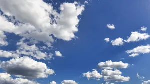 Bilder Datiert 3. April 2024: Typisches Wolkenbild im Frühjahr, Cumulus.
