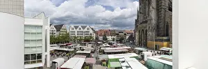 Gothic Architecture Style Drucke: On Ulm's Munsterplatz