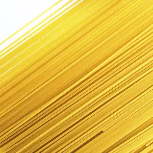 Deserted Dinner Table Drucke: Uncooked spaghetti lie on a diagonal direction