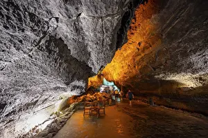 Spanish Volcanic Landscapes Drucke: Underground cave formed by lava flow