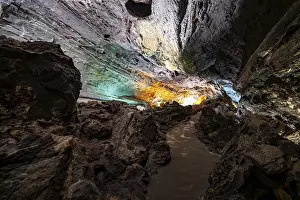 Spanish Volcanic Landscapes Drucke: Underground cave formed by lava flow